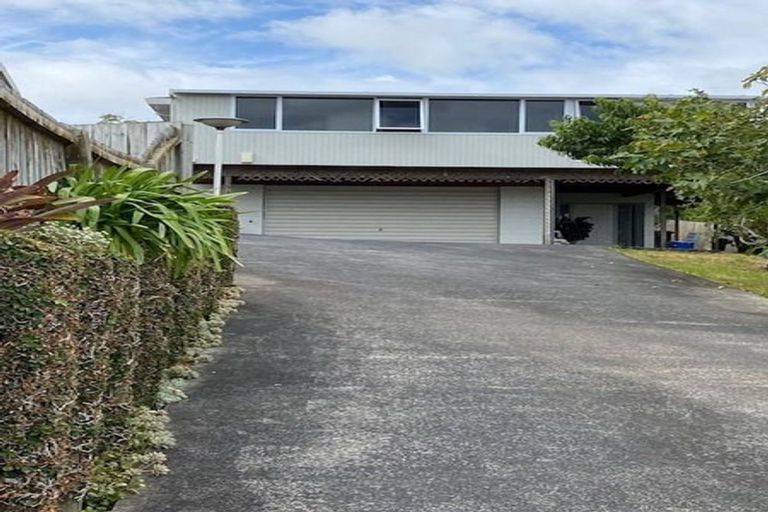 Photo of property in 1/13 Anure Place, Highland Park, Auckland, 2010