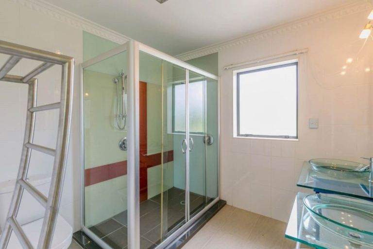 Photo of property in 2036 East Coast Road, Stillwater, Silverdale, 0993