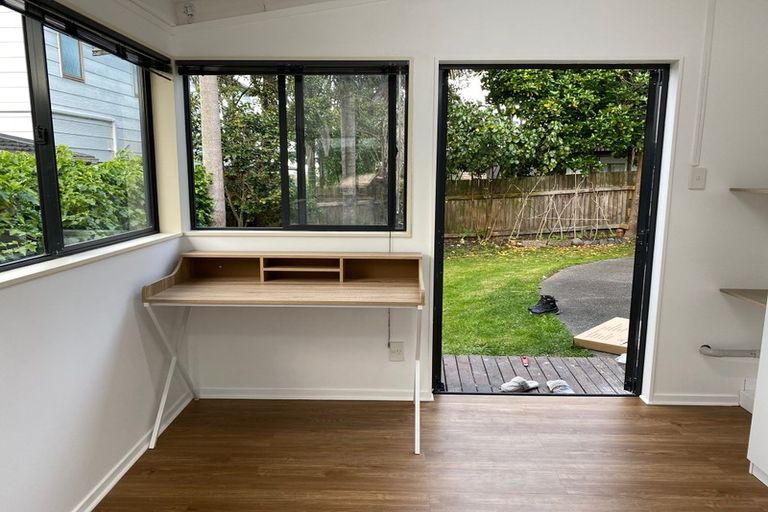 Photo of property in 58 Gladstone Road, Northcote, Auckland, 0627