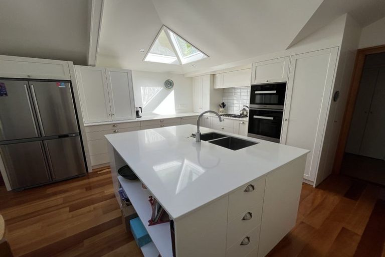 Photo of property in 9 Glen Road, Kelburn, Wellington, 6012