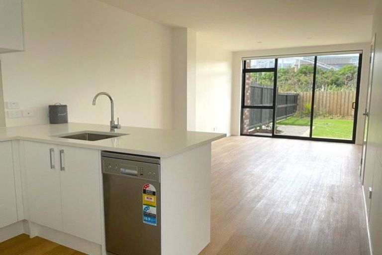 Photo of property in 18 Kotuitui Street, Manukau, Auckland, 2104