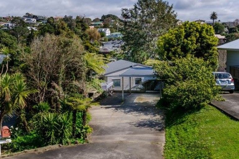 Photo of property in 2/25 Philson Terrace, Browns Bay, Auckland, 0630