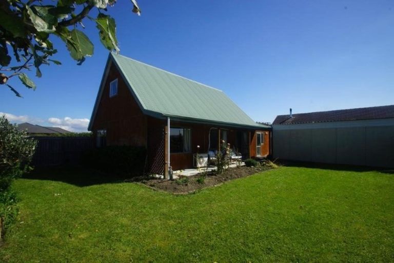 Photo of property in 15 Winchfield Street, Aranui, Christchurch, 8061