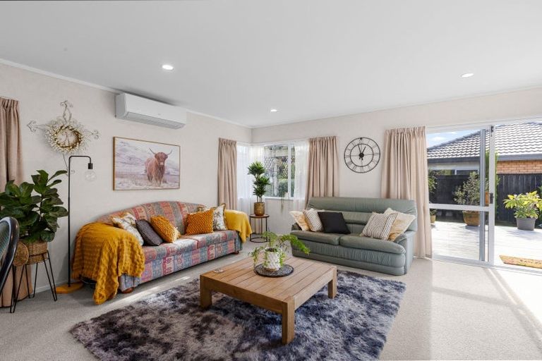 Photo of property in 3b Mcgowan Place, Orewa, 0931