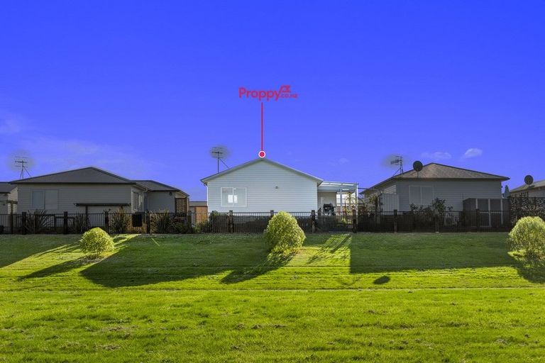 Photo of property in 11 Kamahi Crescent, Papamoa Beach, Papamoa, 3118