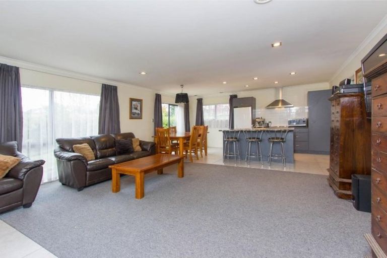 Photo of property in 41b Woodglen Road, Glen Eden, Auckland, 0602