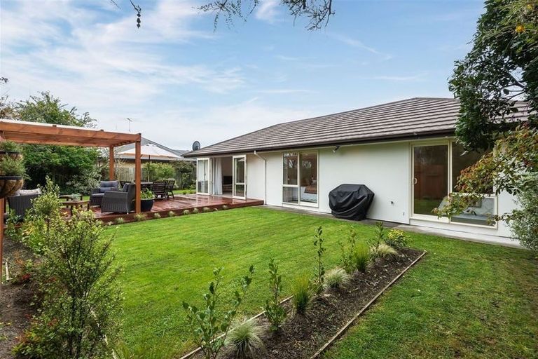 Photo of property in 20 Wendy Place, Heathcote Valley, Christchurch, 8022