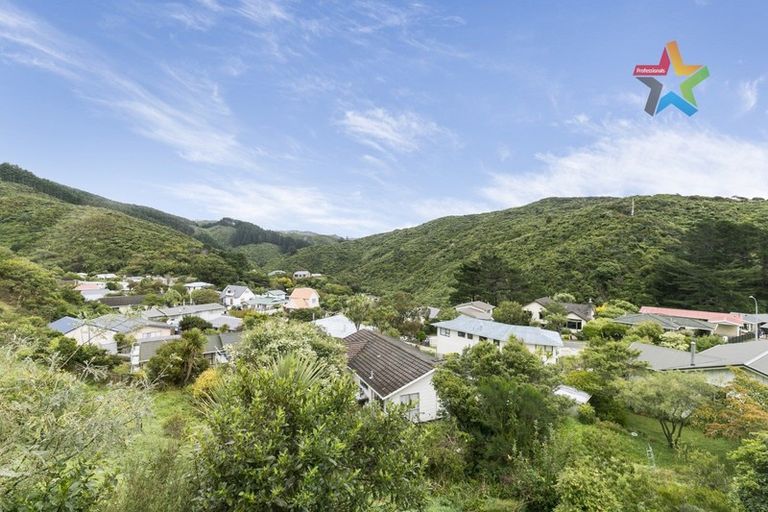 Photo of property in 3 Saddleback Grove, Karori, Wellington, 6012