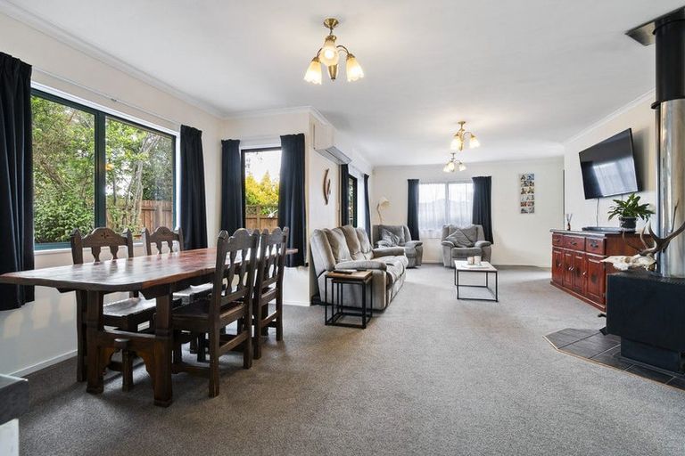 Photo of property in 71 Hillcrest Drive, Kelvin Grove, Palmerston North, 4414