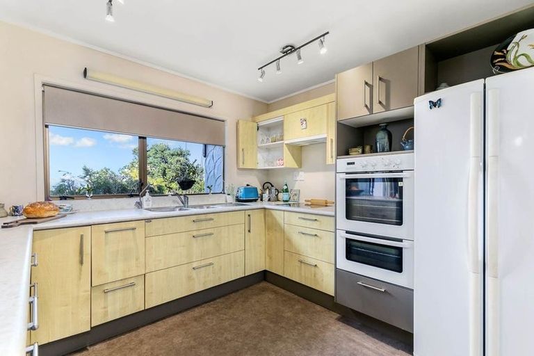 Photo of property in 258 Glamorgan Drive, Northcross, Auckland, 0630