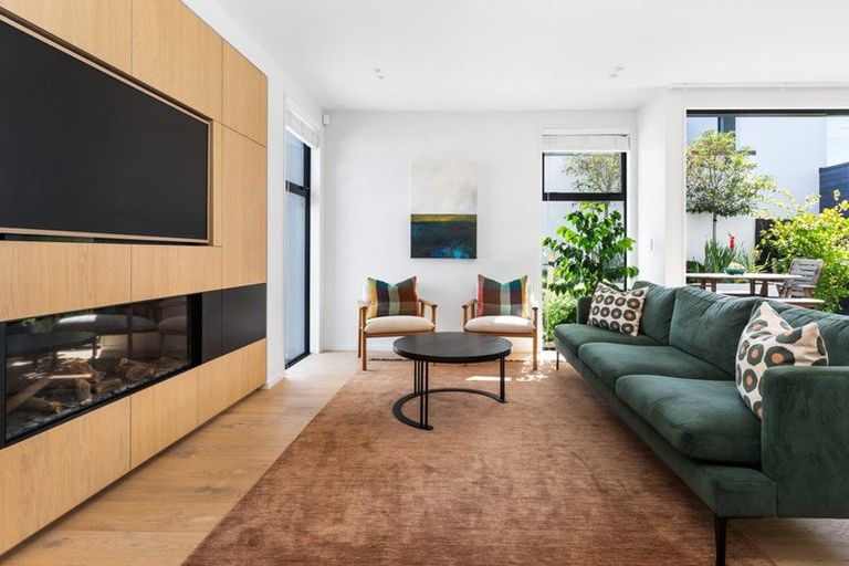 Photo of property in 52b Innes Road, St Albans, Christchurch, 8052