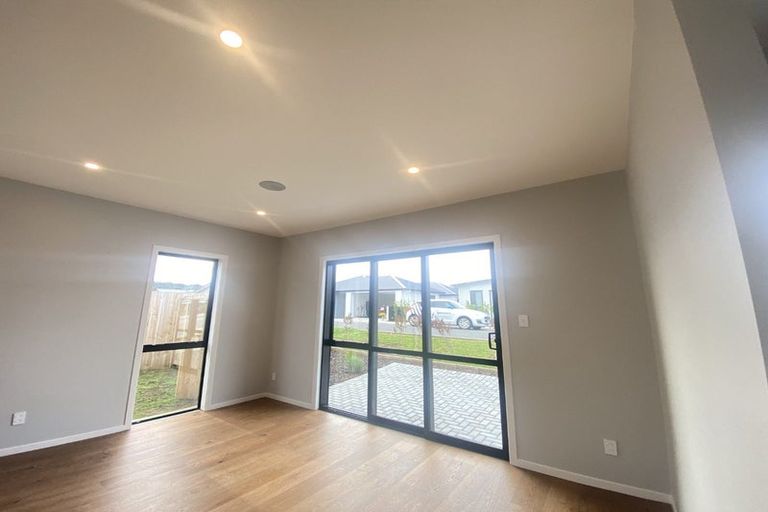 Photo of property in 12 Cutfield Lane, Kumeu, 0810