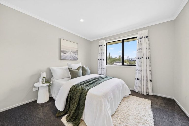 Photo of property in 3 Redwood Lane, Martinborough, 5711