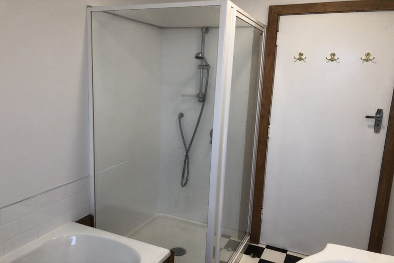 Photo of property in 54 Horokiwi Road West, Newlands, Wellington, 6037