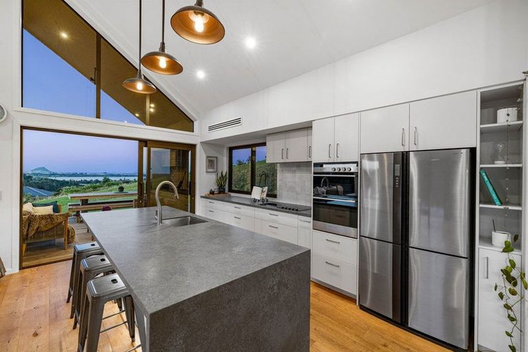 Photo of property in 42 Te Auhi Way, Welcome Bay, Tauranga, 3112