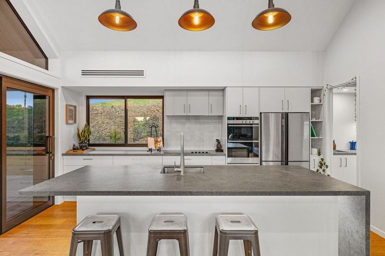 Photo of property in 42 Te Auhi Way, Welcome Bay, Tauranga, 3112