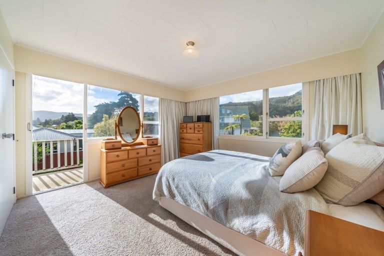 Photo of property in 3 Tawhai Street, Stokes Valley, Lower Hutt, 5019