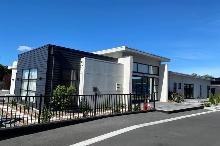 Photo of property in 21 Paeroa Street, Riccarton, Christchurch, 8041