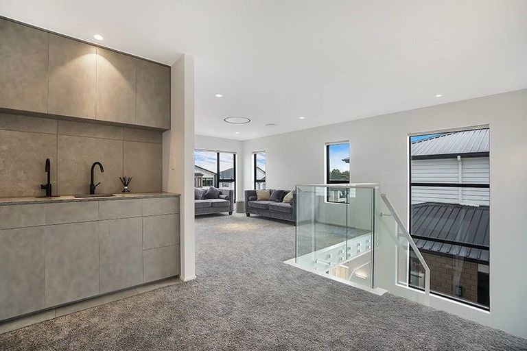 Photo of property in 14 Paripari Street, Flat Bush, Auckland, 2019