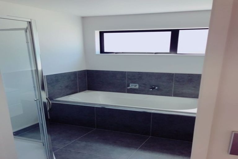 Photo of property in 10 Toia Lane, Silverdale, 0932