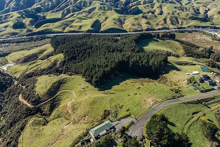 Photo of property in 68-76 The Track, Plimmerton, Porirua, 5026