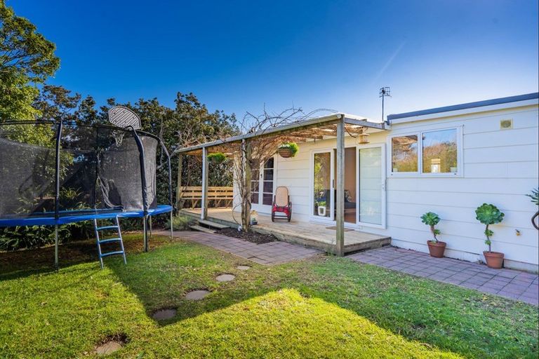 Photo of property in 17 Kaka Road, Raumati Beach, Paraparaumu, 5032