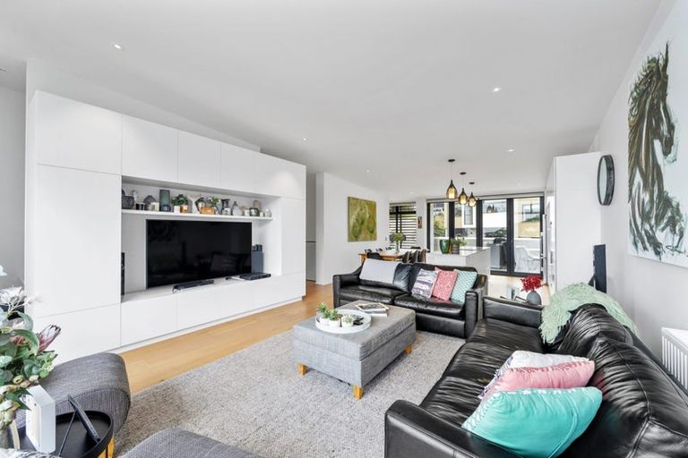 Photo of property in 4 Mary Dobson Way, Island Bay, Wellington, 6023