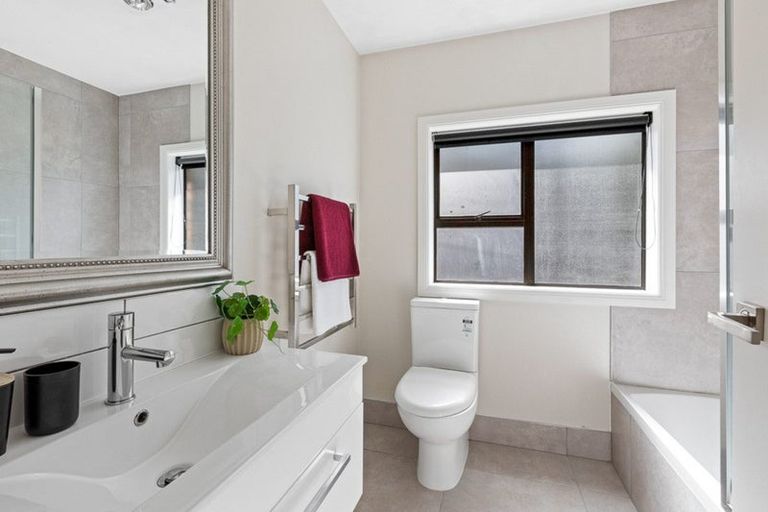 Photo of property in 34a Fairlands Avenue, Waterview, Auckland, 1026
