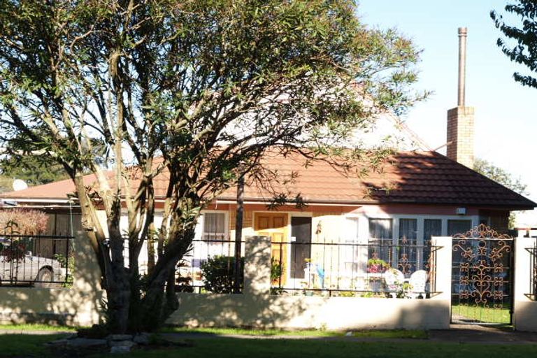 Photo of property in 114 Buckland Road, Mangere East, Auckland, 2024