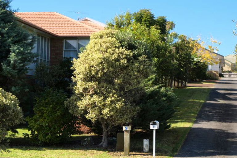Photo of property in 5 Matterhorn Crescent, Northpark, Auckland, 2013