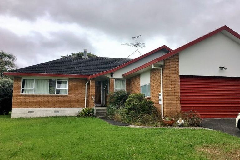 Photo of property in 3 Lochend Place, Highland Park, Auckland, 2010