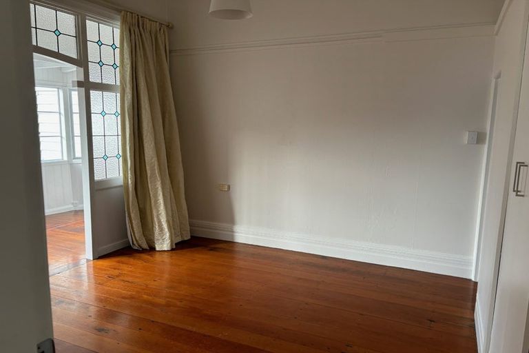 Photo of property in 1/30 Princes Street, Northcote Point, Auckland, 0627