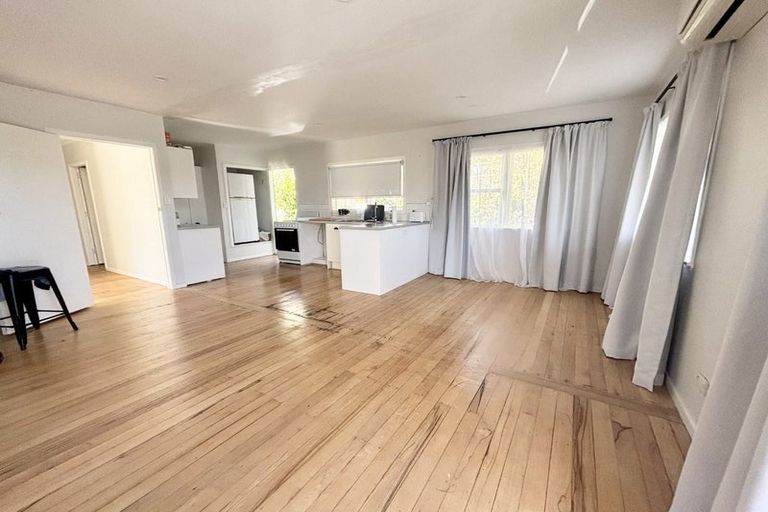 Photo of property in 12 Lynn Road, Bayview, Auckland, 0629