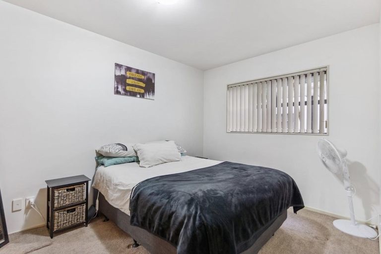 Photo of property in 3/124 Stancombe Road, Flat Bush, Auckland, 2016