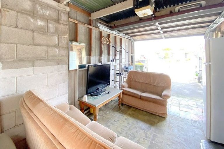 Photo of property in 2/1 Hill Road, Papatoetoe, Auckland, 2025