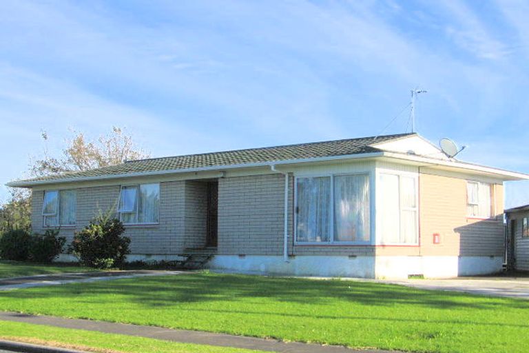 Photo of property in 2 Aria Place, Clover Park, Auckland, 2023