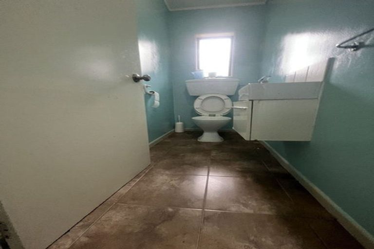 Photo of property in 4/14 Beaubank Road, Kelston, Auckland, 0602