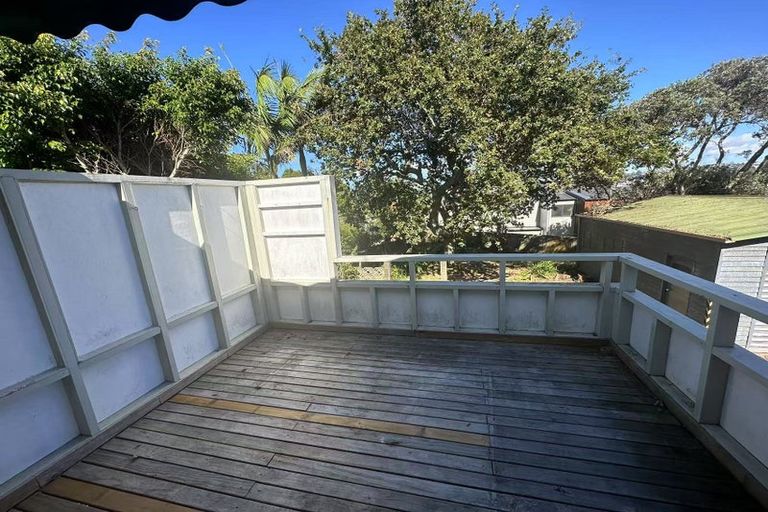 Photo of property in 6 Raines Avenue, Forrest Hill, Auckland, 0620