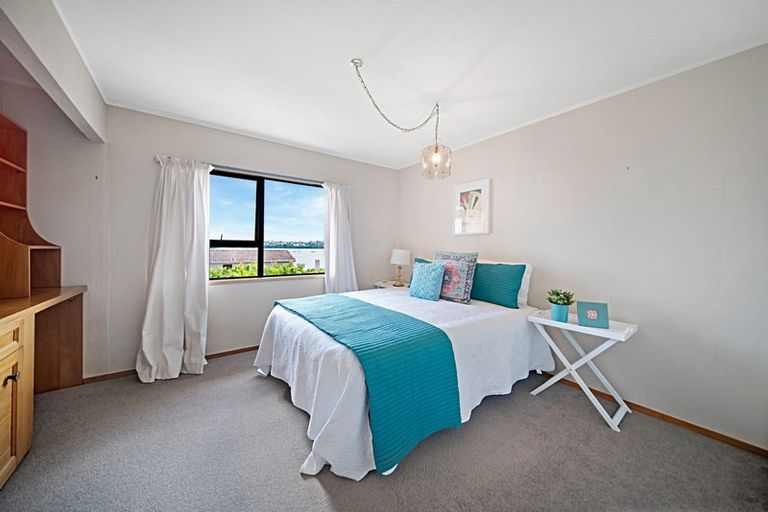 Photo of property in 35 William Bryan Drive, Half Moon Bay, Auckland, 2012