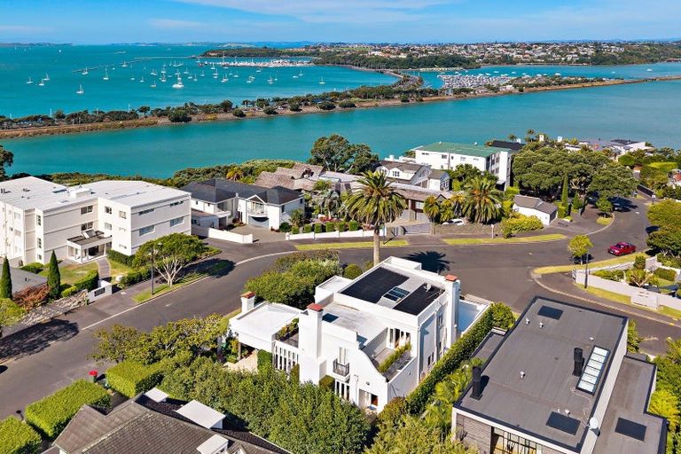 Photo of property in 3 Crescent Road, Parnell, Auckland, 1052