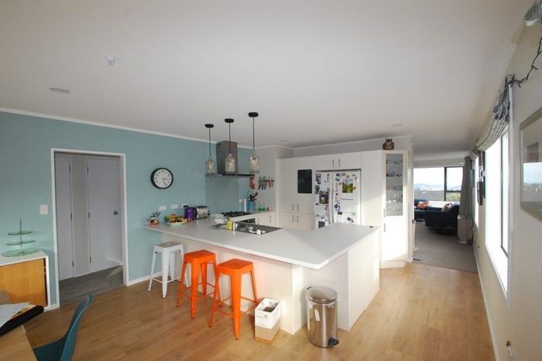 Photo of property in 2 Kapil Grove, Khandallah, Wellington, 6035