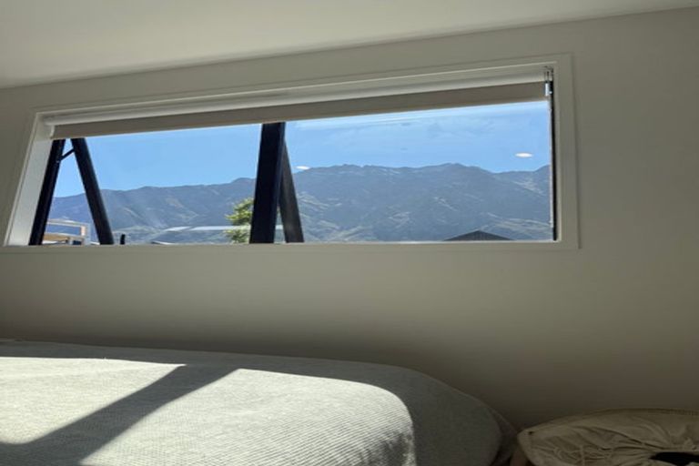 Photo of property in 2 Shelduck Road, Jacks Point, 9371