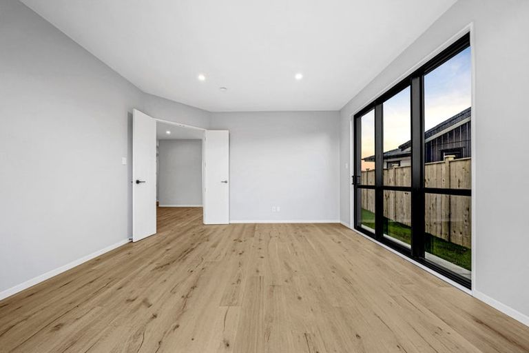 Photo of property in 5 Paihere Street, Huapai, Kumeu, 0810