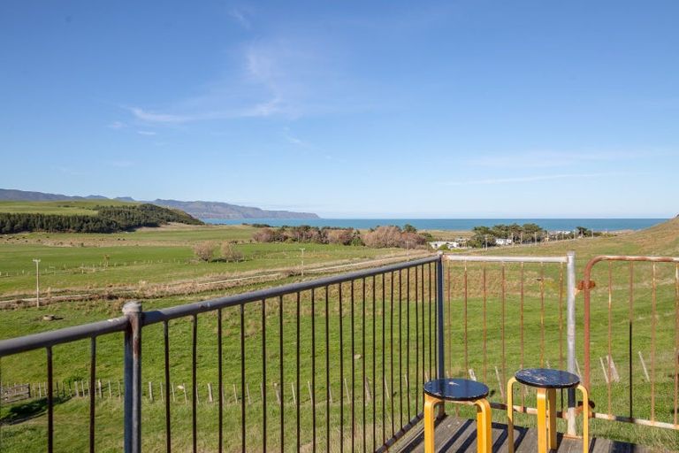 Photo of property in 32 Whangaimoana Beach Road, Whangaimoana, Pirinoa, 5772