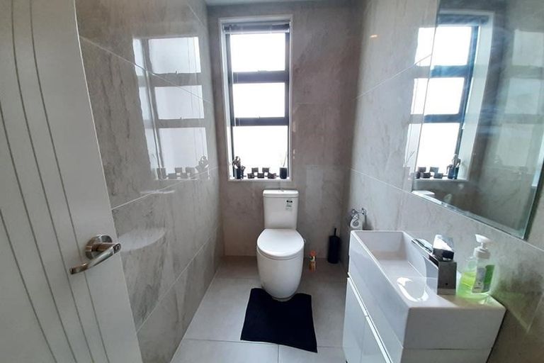 Photo of property in 12 Remuremu Street, Long Bay, Auckland, 0630