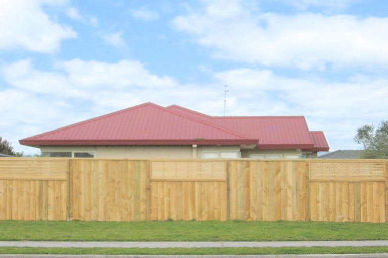 Photo of property in 300 Gravatt Road, Papamoa Beach, Papamoa, 3118