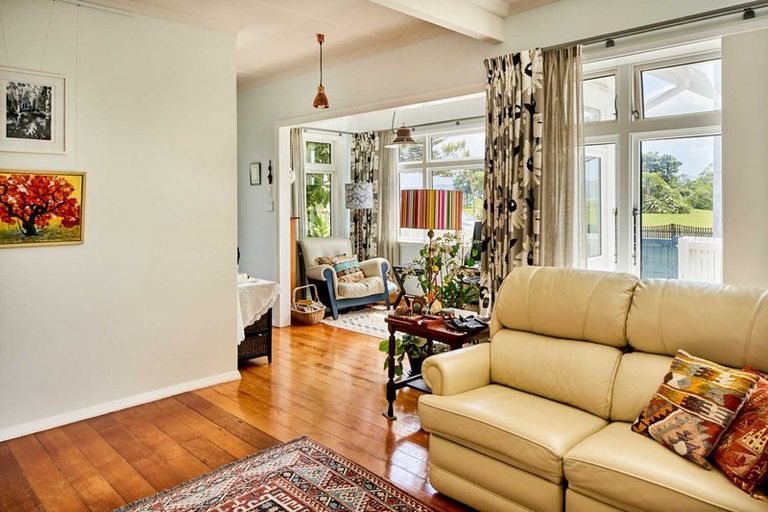 Photo of property in 57 Marine Parade, Eastbourne, Lower Hutt, 5013