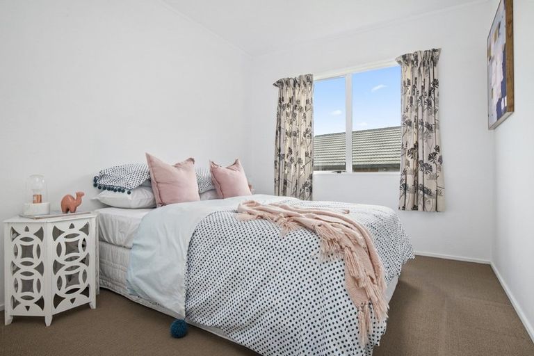 Photo of property in 24 Taihiki Road, Clarks Beach, 2122