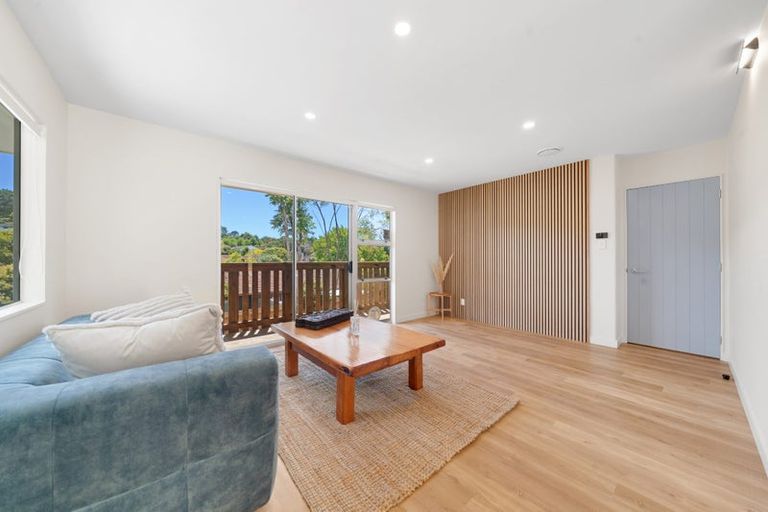Photo of property in 2/22 Sandiacre Way, Browns Bay, Auckland, 0630