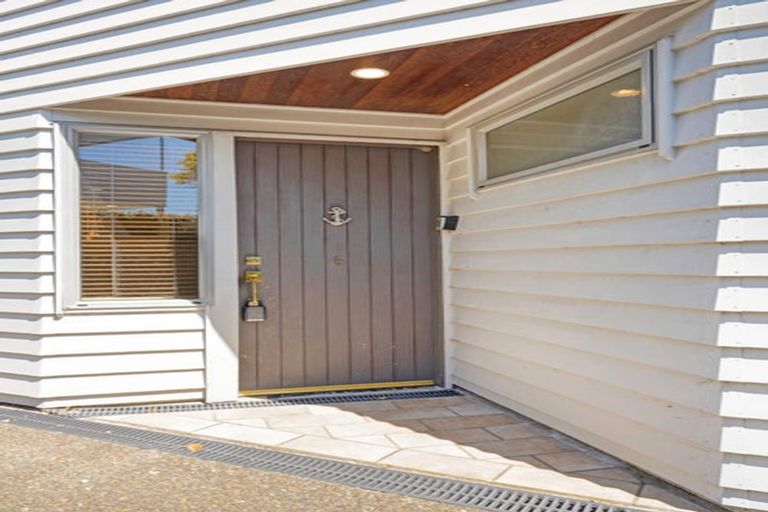 Photo of property in 1/6 Crete Avenue, Milford, Auckland, 0620